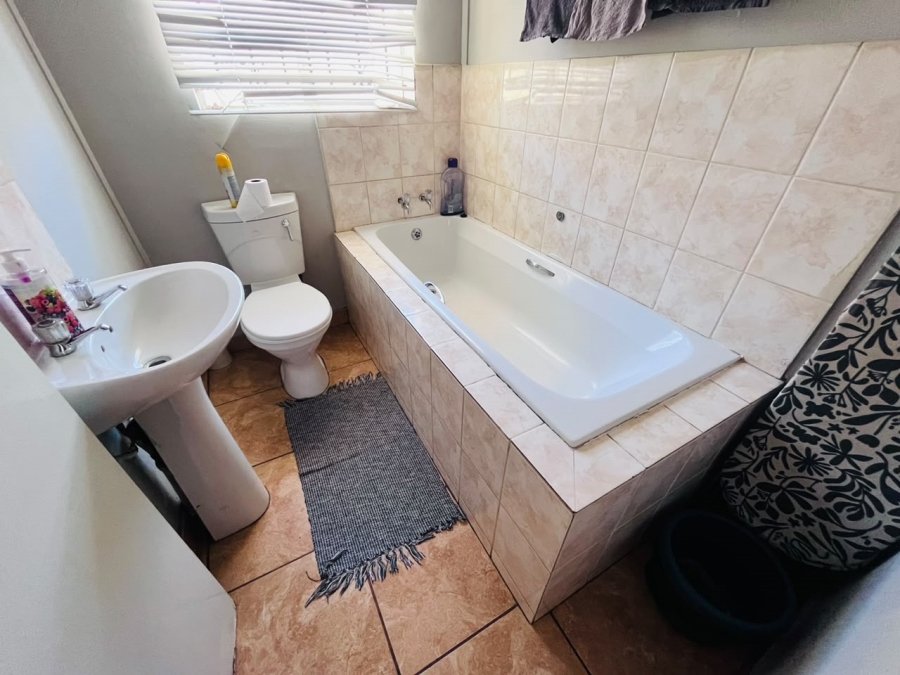 3 Bedroom Property for Sale in Grasslands Free State